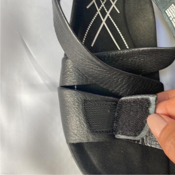 Abeo Black Soft Leather Velcro Sandal - Picture 3 of 9